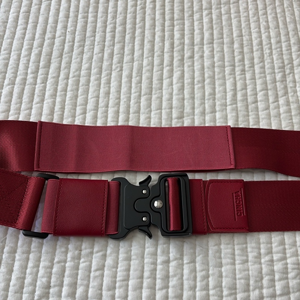 Cincha Luggage Strap (to hold a purse)